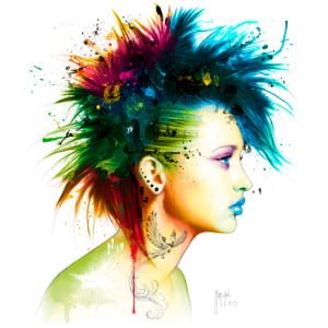 een vrouw met kleurrijk haar en piercings op haar hoofd