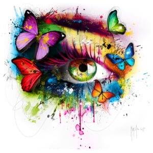 een oog met kleurrijke vlinders eromheen