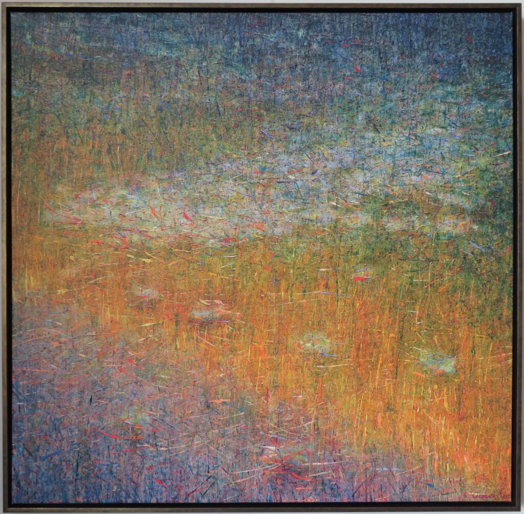een abstract schilderij met gras en bloemen