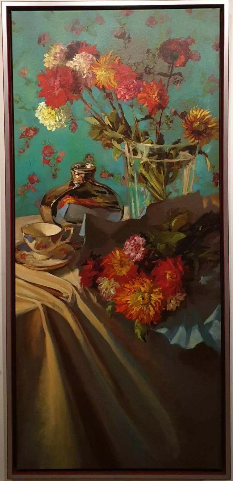 een schilderij van bloemen in een vaas op een tafel