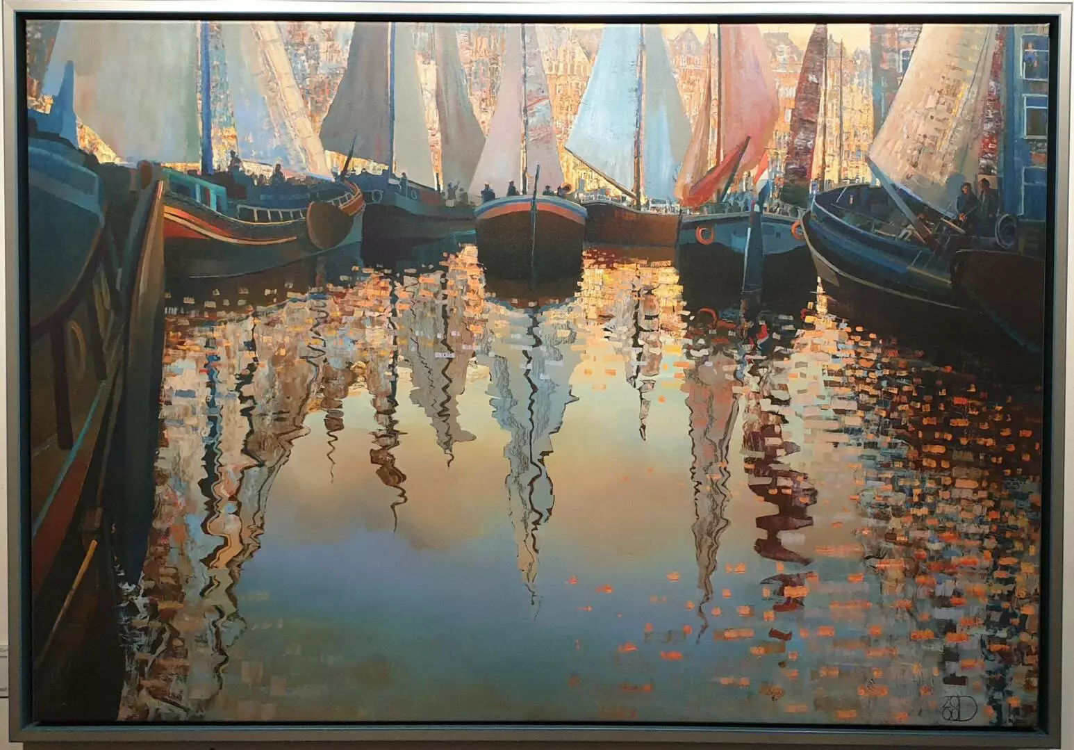 een schilderij van zeilboten in het water