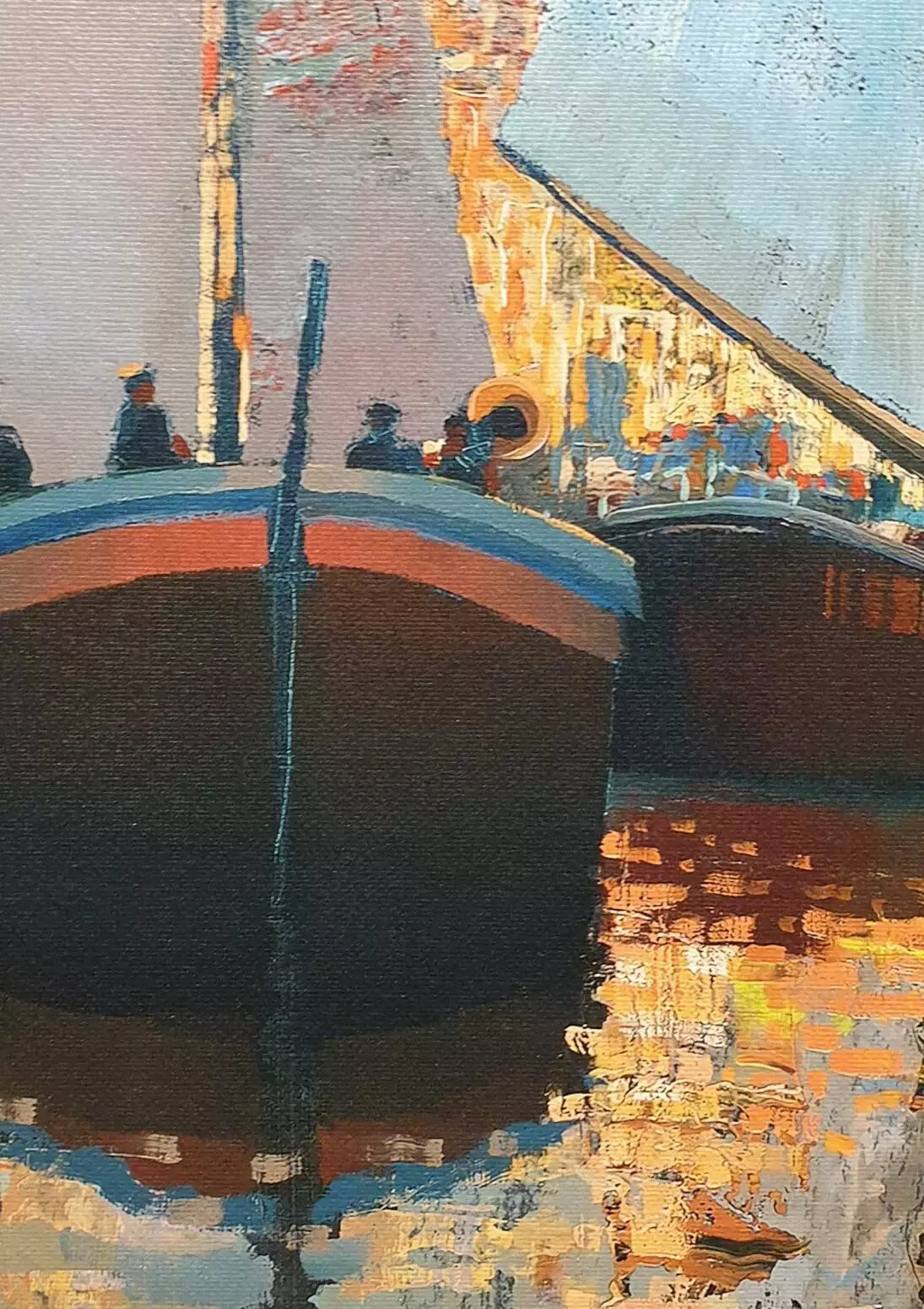 een schilderij van twee boten in het water