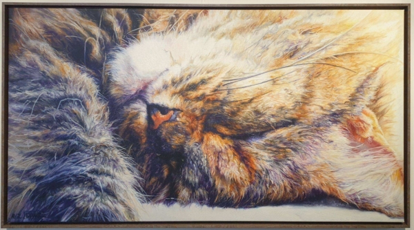 een schilderij van een kat die op de grond slaapt