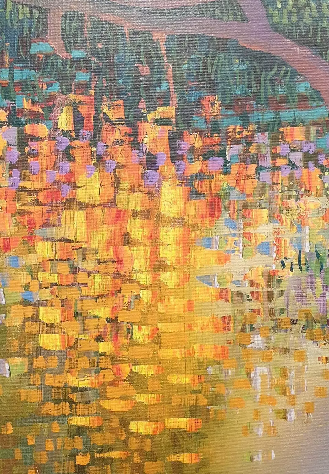 een abstract schilderij van gele en oranje kleuren